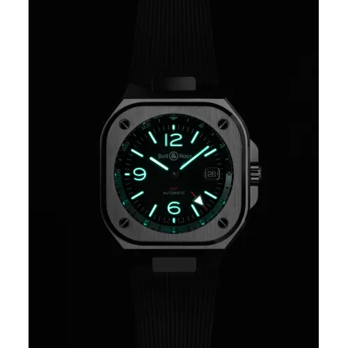 Photo montrant l'intégralité de la montre Montre Bell & Ross BR 05 Black Steel.