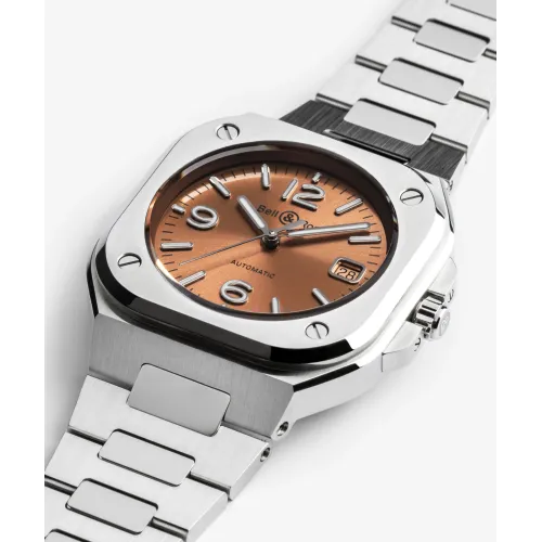 Photo montrant l'intégralité de la montre Montre Bell & Ross BR-05 Copper Brown Steel