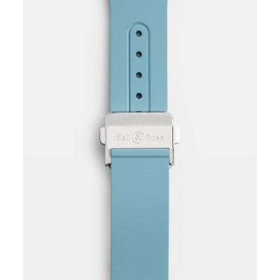 Vue de boucle de la Montre Bell & Ross BR-X5 Blue Steel Bracelet Caoutchouc Ajouré Bleu Glacier