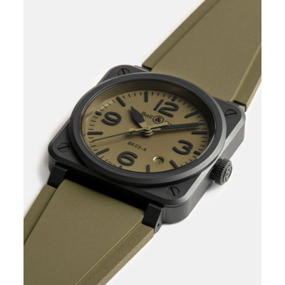 Zoom détaillé sur la montre Montre Bell & Ross BR-03 Military Ceramic