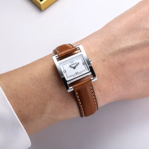 Photo montrant l'intégralité de la montre Montre Herbelin Ve Avenue – Quartz – Acier & Cuir Camel