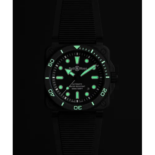Photo montrant l'intégralité de la montre Bell & Ross BR-03 Diver Black Matte Ceramic.