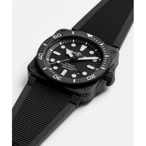 Photo montrant l'intégralité de la montre Bell & Ross BR-03 Diver Black Matte Ceramic.