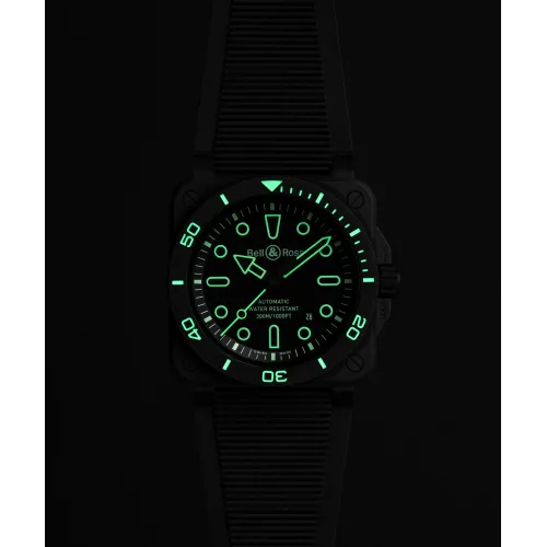 Photo montrant l'intégralité de la montre BR-03 Diver Lum Outline