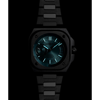 Photo montrant la luminescence des aiguilles et index de la montre Bell & Ross BR-X5 Ice Blue Steel