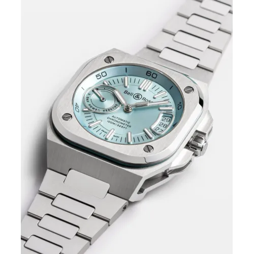 Photo montrant l'intégralité de la montre Bell & Ross BR-X5 Ice Blue Steel
