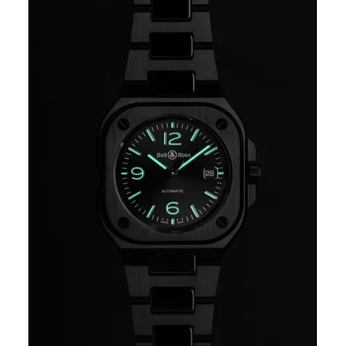 Photo montrant l'intégralité de la montre Bell & Ross BR-05 Black Ceramic Bracelet Ceramic