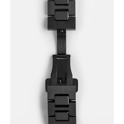 Vue de boucle de la montre Bell & Ross BR-05 Black Ceramic Bracelet Ceramic