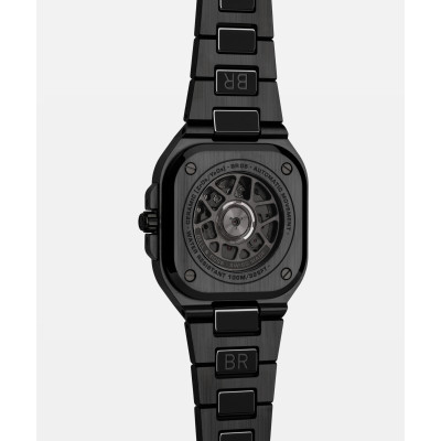 Vue de dos de la montre Bell & Ross BR-05 Black Ceramic Bracelet Ceramic avec boîtier transparent