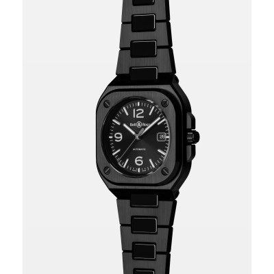Vue profil de la montre Bell & Ross BR-05 Black Ceramic Bracelet Ceramic montrant la couronne