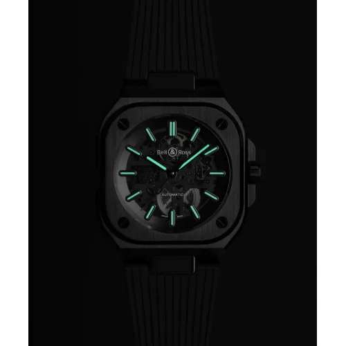 Photo montrant l'intégralité de la montre Bell & Ross BR-05 Skeleton Black Ceramic