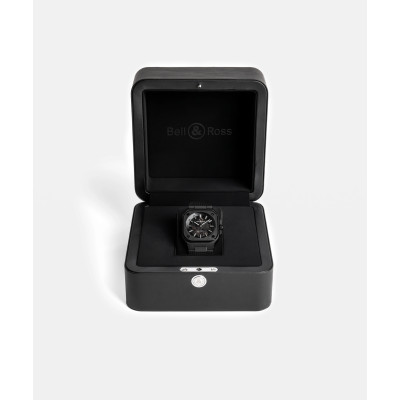 La montre Bell & Ross BR-05 Skeleton Black Ceramic dans son écrin