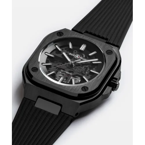 Photo montrant l'intégralité de la montre Bell & Ross BR-05 Skeleton Black Ceramic