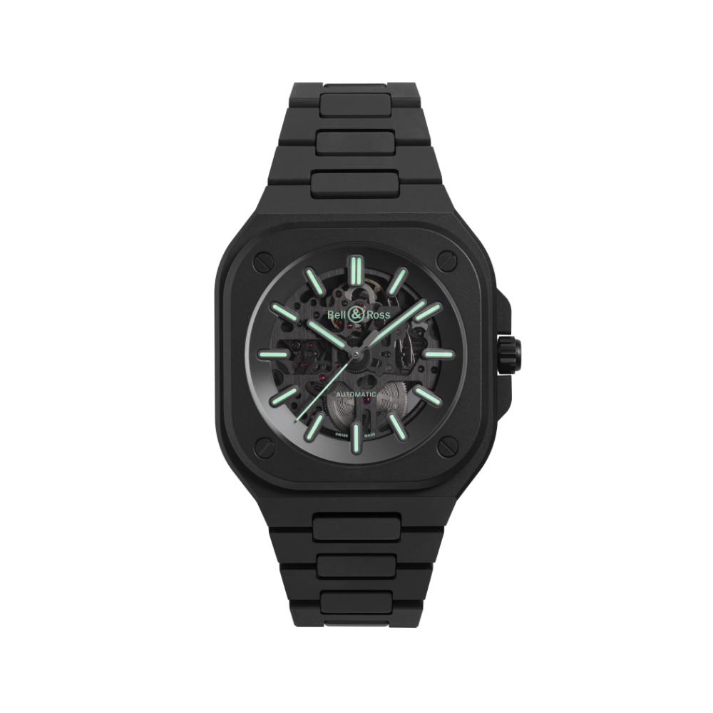 photo montrant l'intégralité de la montre bell & ross br-05 skeleton black lum ceramic