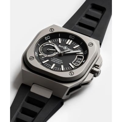 Vue inclinée de la Bell & Ross BR-X5 Black Titanium