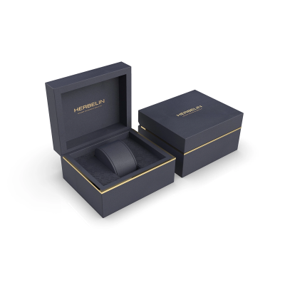 Vue de l’écrin de la montre Montre Herbelin Newport – Carbone Titane Automatique – Jaune