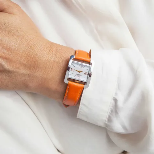 Vue intégrale de la Montre Herbelin Ve Avenue – Quartz – Acier & Orange