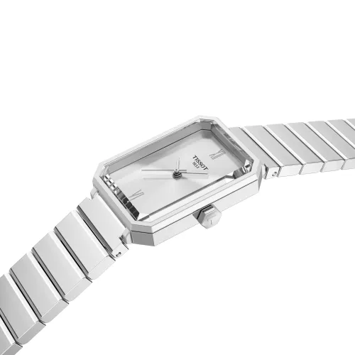 Photo montrant l'intégralité de la Montre Tissot SRV Acier Cadran Blanc