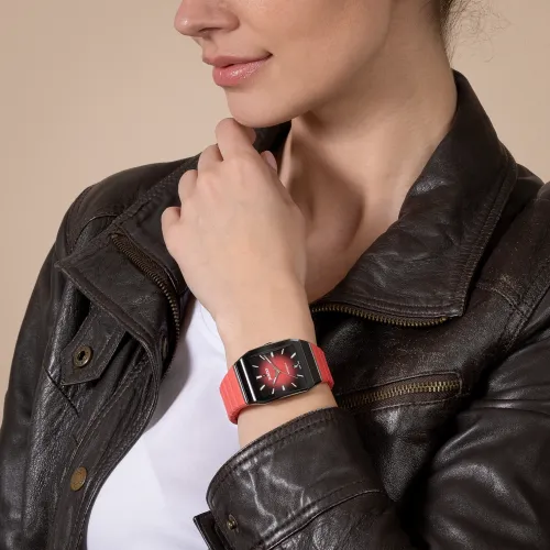 Photo montrant l'intégralité de la montre Montre Anatom Automatic Cadran Rouge Bracelet Caoutchouc Rouge