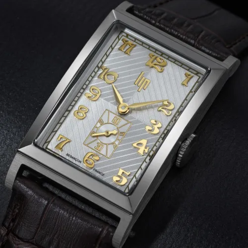 Photo montrant l'intégralité de la montre Montre Lip Churchill T24