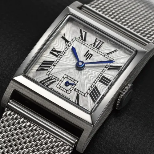 MONTRE LIP CHURCHILL C18 CADRAN ARGENTÉ BRACELET ARGENT