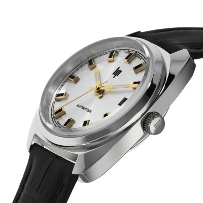 Zoom détaillé sur la Montre Automatique Lip Général De Gaulle Boîtier Argent montrant la couronne