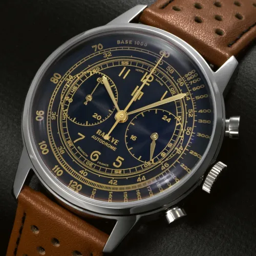 Photo montrant l'intégralité de la Montre Lip Rallye Méca-Quartz Chronograph 40 Mm Cadran Noir Bracelet Cuir Marron