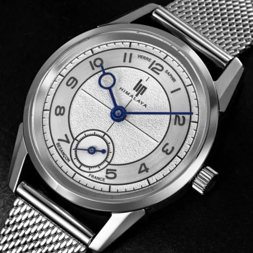 Image capturant l’ensemble de la Montre Lip Himalaya Classique 29 Mm Cadran Argent Bracelet Métal Argent