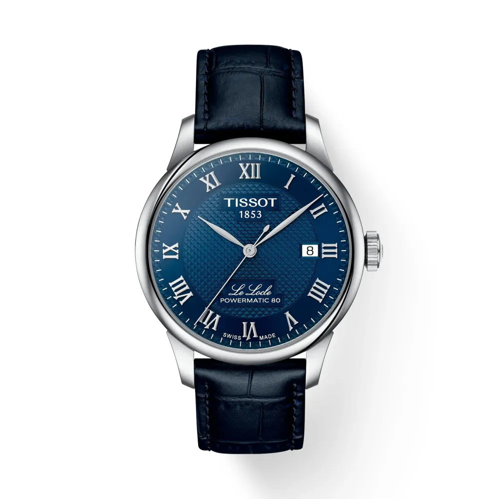 Photo montrant l'intégralité de la montre Tissot Le Locle 39mm, cadran bleu, boîtier argent, bracelet cuir bleu.