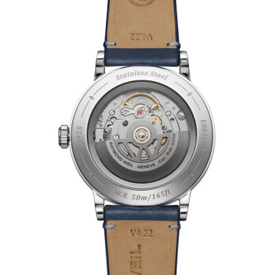 Photo montrant l'intégralité de la montre Montre Raymond Weil Millesime Small Seconds 35 mm, cadran bleu bracelet cuir bleu