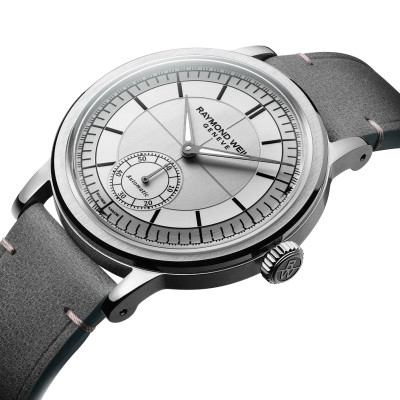 Zoom détaillé sur la montre Montre Raymond Weil Millesime Small Seconds 35 mm, cadran gris bracelet cuir gris