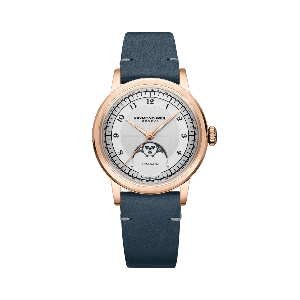 Photo montrant l'intégralité de la montre Montre Raymond Weil Millesime Moonphase, Cadran Argenté, Bracelet Cuir Bleu Marine