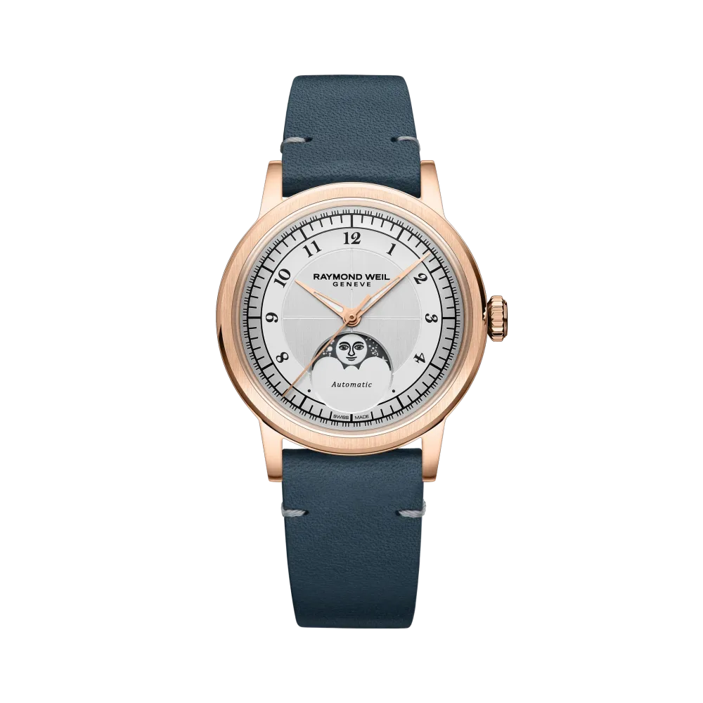 Photo montrant l'intégralité de la montre Montre Raymond Weil Millesime Moonphase, Cadran Argenté, Bracelet Cuir Bleu Marine