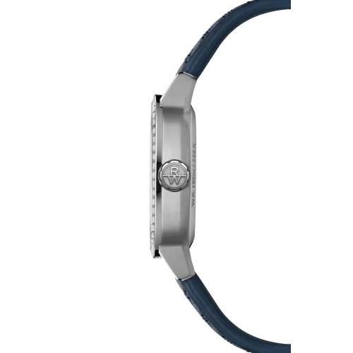 Photo montrant l'intégralité de la montre Raymond Weil Freelancer cushion, cadran bleu, bracelet cuir bleu