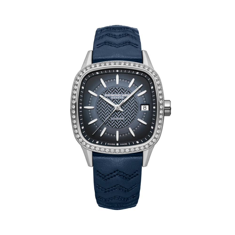 Photo montrant l'intégralité de la montre Raymond Weil Freelancer cushion, cadran bleu, bracelet cuir bleu