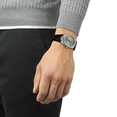 Photo montrant l'intégralité de la montre Montre Tissot PRX Acier Damas 38 mm, Cadran Gris, Bracelet Cuir Noir Grainé