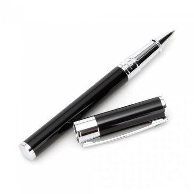 Stylo S.T. Dupont Roller D‑Initial finition chromé argent et noir, avec son capuchon ouvert posé à côté.