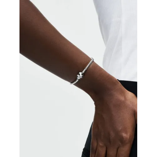 Image montrant la totalité du Pandora bracelet cœur & maille serpent moments argent massif