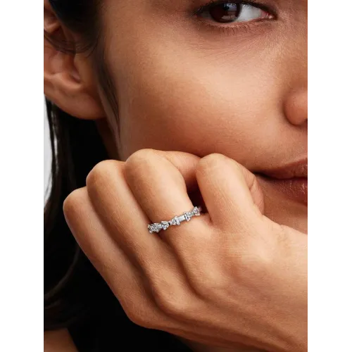 Photo présentant l’intégralité de la Pandora Bague Nœuds Argent Massif