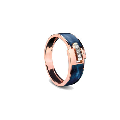 Photo présentant l’intégralité de la Clozeau bague or rose diamants 0.03 ct résine bleu de Prusse