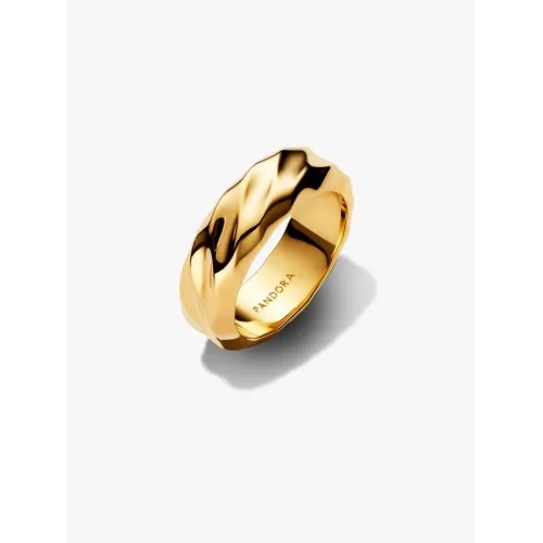 Photo présentant l’intégralité du Pandora Anneau Large Ondulé métal doré à l’or 14 carats