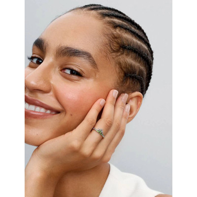 Bague Diadème Princesse Disney Tiana Argent Massif sur un mannequin