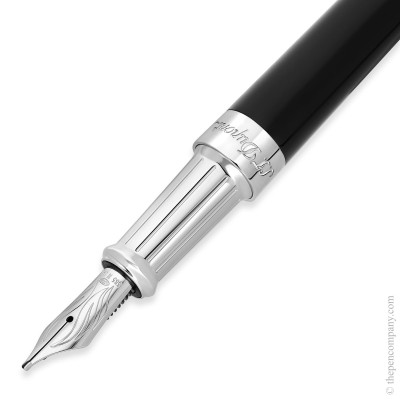 Zoom détaillé sur la pointe du Stylo S.T. Dupont Stylo Plume Liberté En Laque Noire Et Finitions Palladiées
