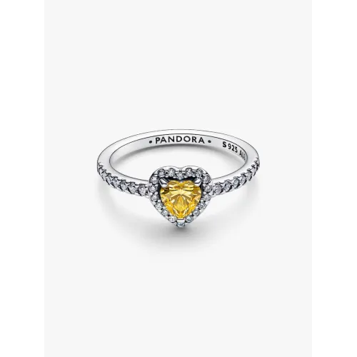 Un mannequin portant la Pandora Bague Cœur Surélevé Jaune Scintillant Argent Massif