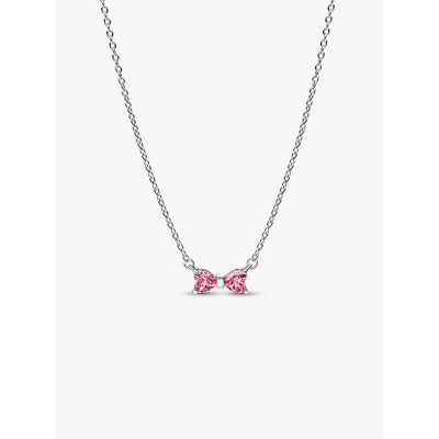 Photo présentant l’intégralité de la Collier à Pendentif Nœud Rose
