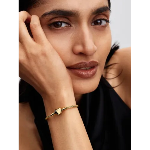 Photo présentant l’intégralité de la Bracelet Maille Serpent Facette Fermoir Cœur Doré