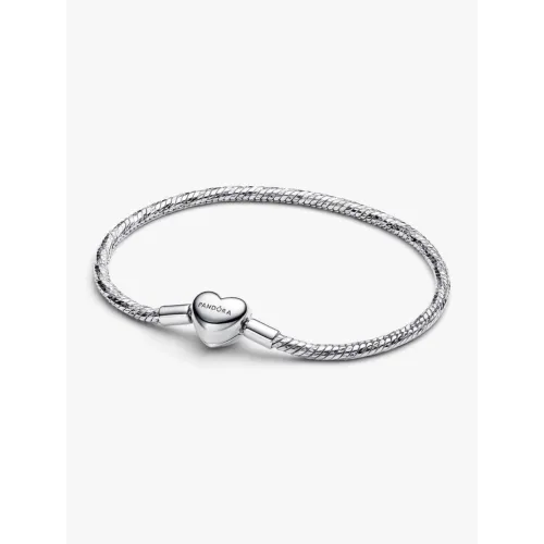 Photo présentant l’intégralité de la Pandora Bracelet Maille Serpent Facetté Fermoir Cœur