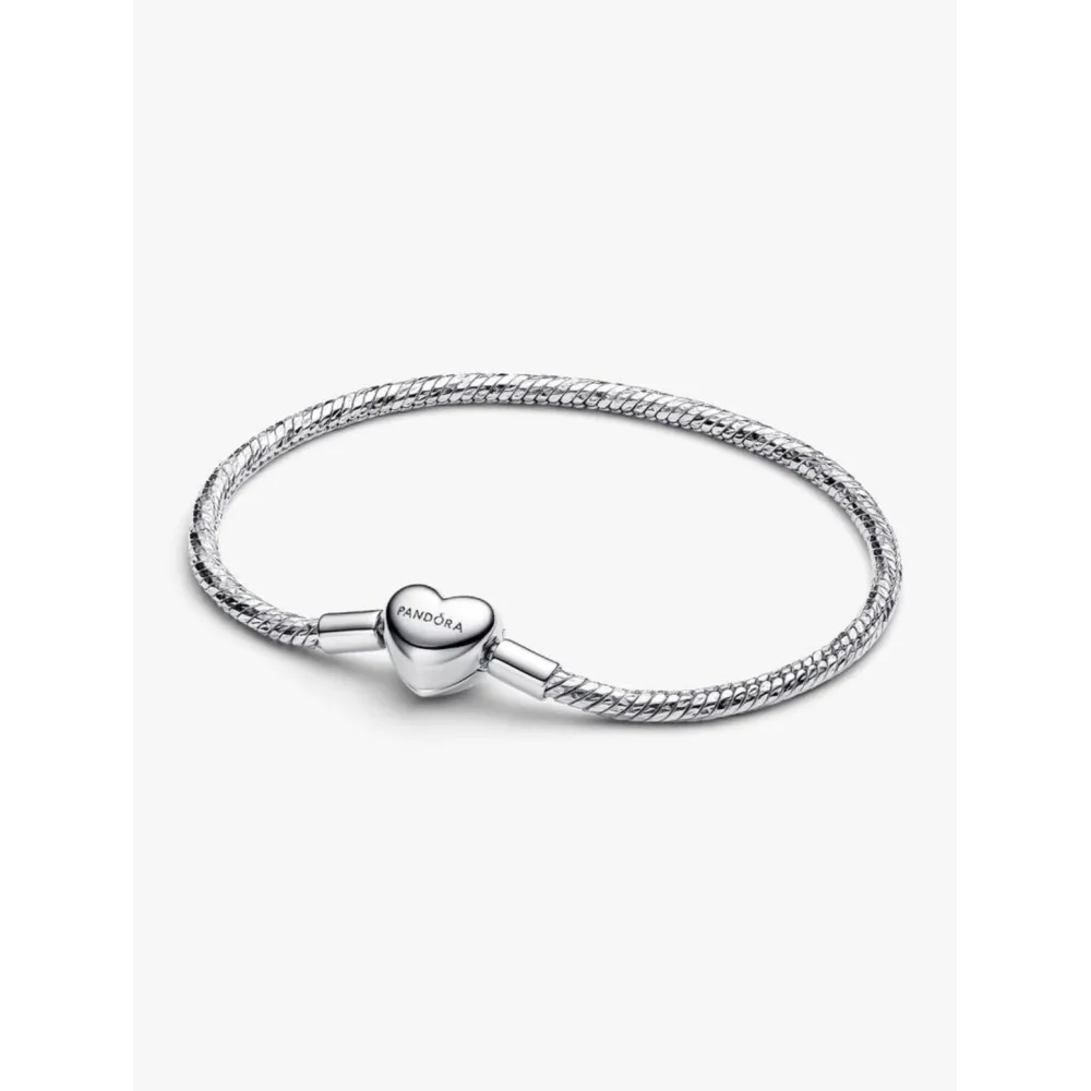 Photo présentant l’intégralité de la Pandora Bracelet Maille Serpent Facetté Fermoir Cœur