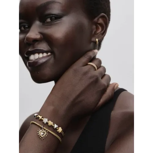 Photo présentant l’intégralité de la Pandora Charm Pendant Double Cœur Étincelant