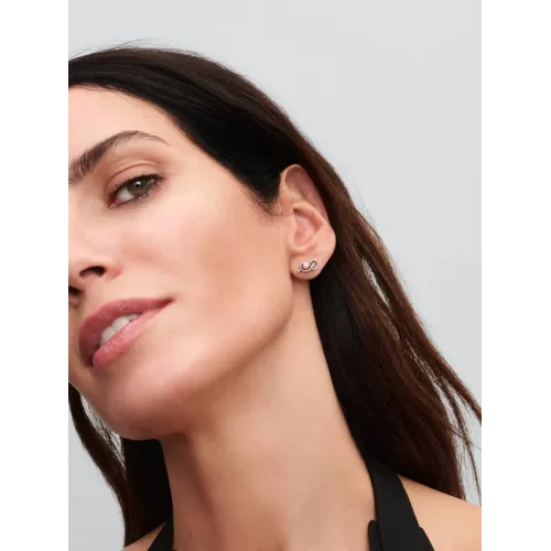 Photo présentant l’intégralité de la Clous d’Oreilles Nœud de l’Infini